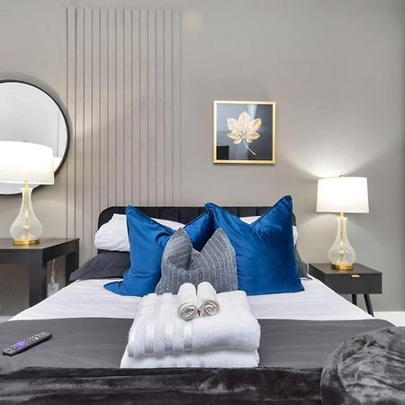 The Suite Spot! Downtown Skyline Views! Sleeps 12 Houston Bagian luar foto