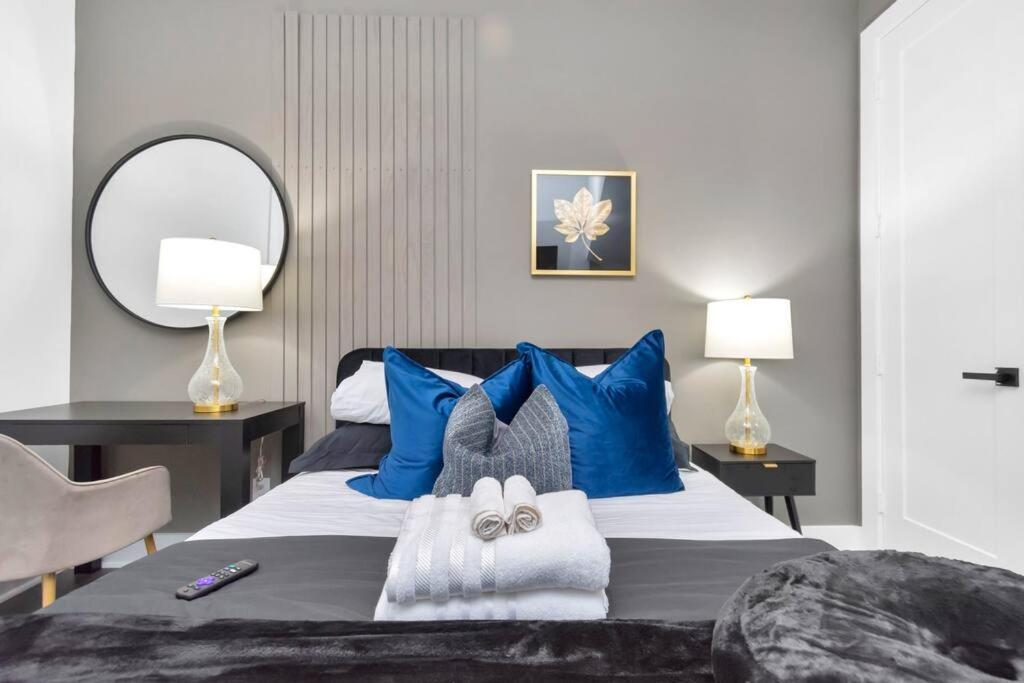 The Suite Spot! Downtown Skyline Views! Sleeps 12 Houston Bagian luar foto