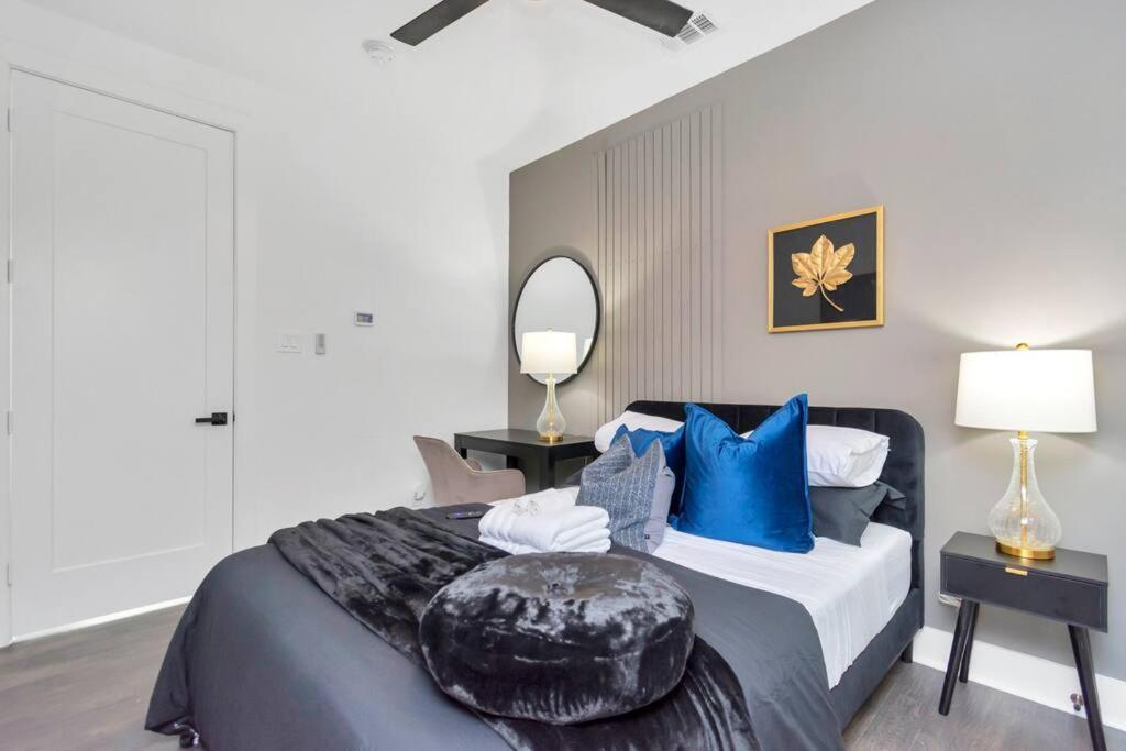The Suite Spot! Downtown Skyline Views! Sleeps 12 Houston Bagian luar foto
