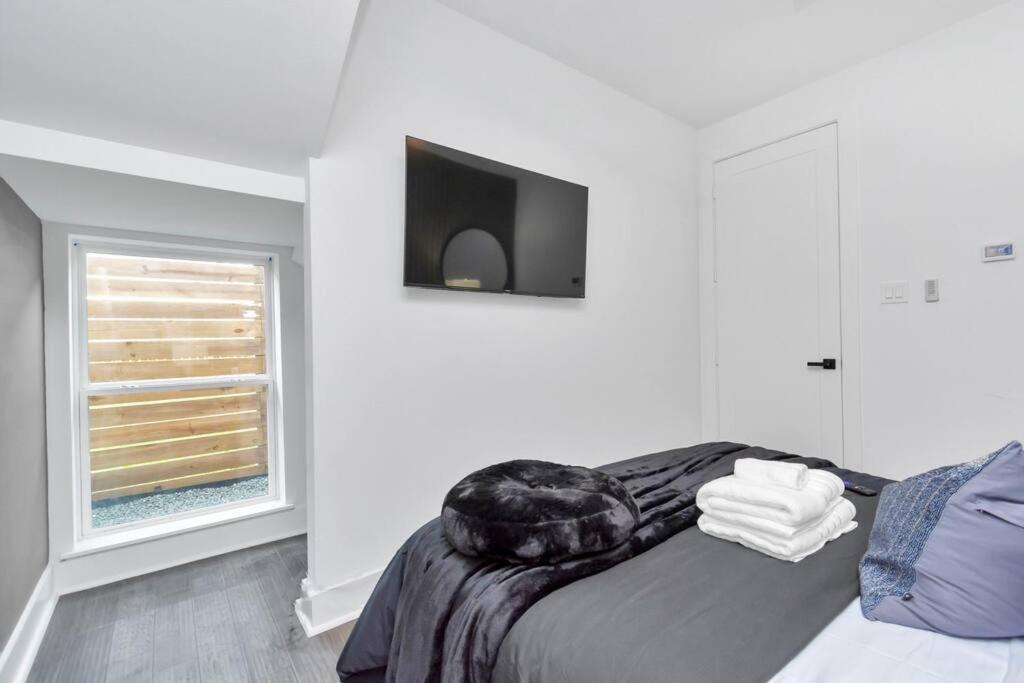 The Suite Spot! Downtown Skyline Views! Sleeps 12 Houston Bagian luar foto